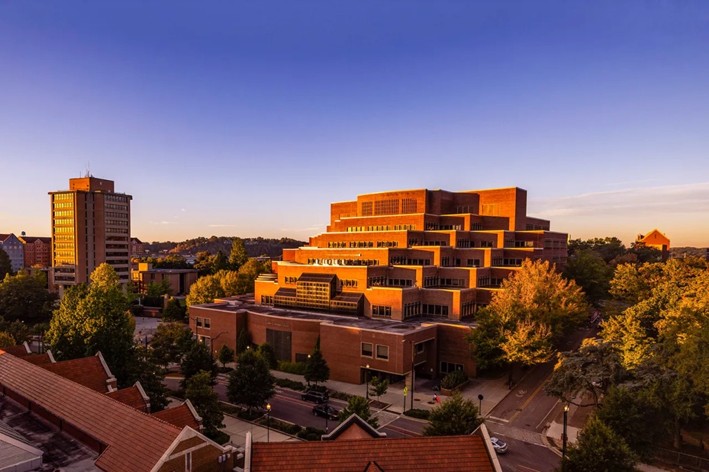 University of Tennessee's Hodges Library
